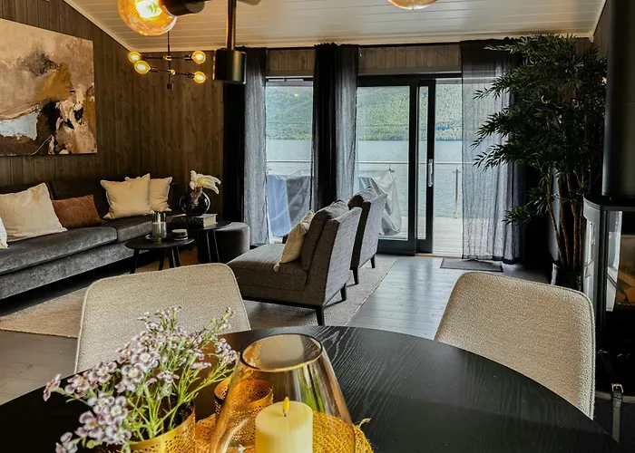 Luxury By The Fjord In Ranvik Eidsvåg