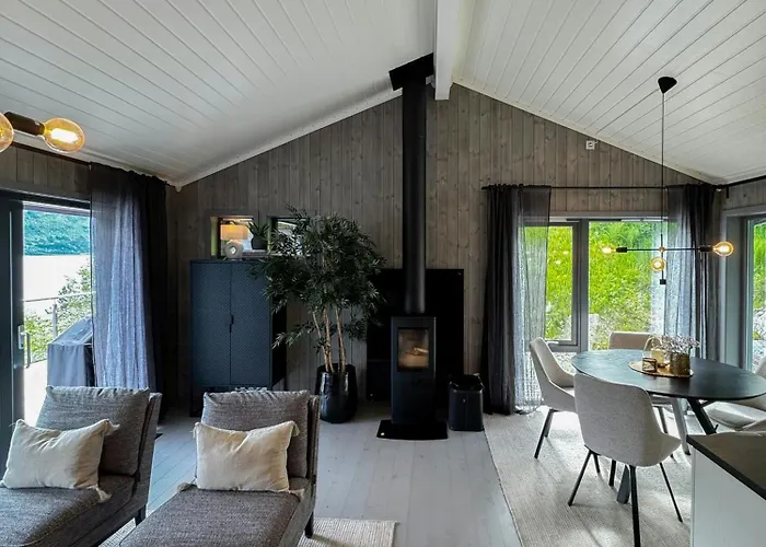 Luxury By The Fjord In Ranvik Vakantiehuis Eidsvåg