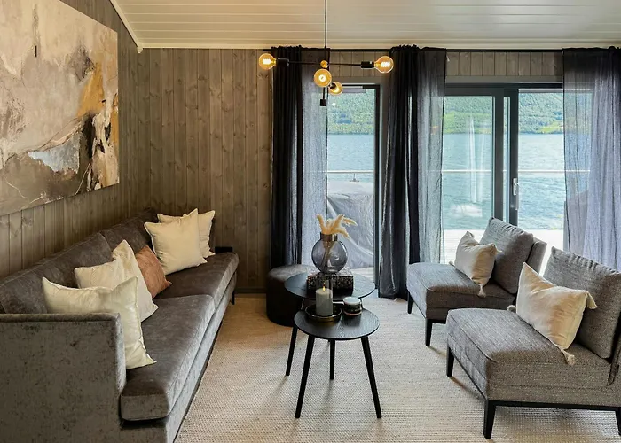 Vakantiehuis Luxury By The Fjord In Ranvik Eidsvåg