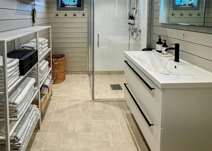 Luxury By The Fjord In Ranvik Eidsvåg