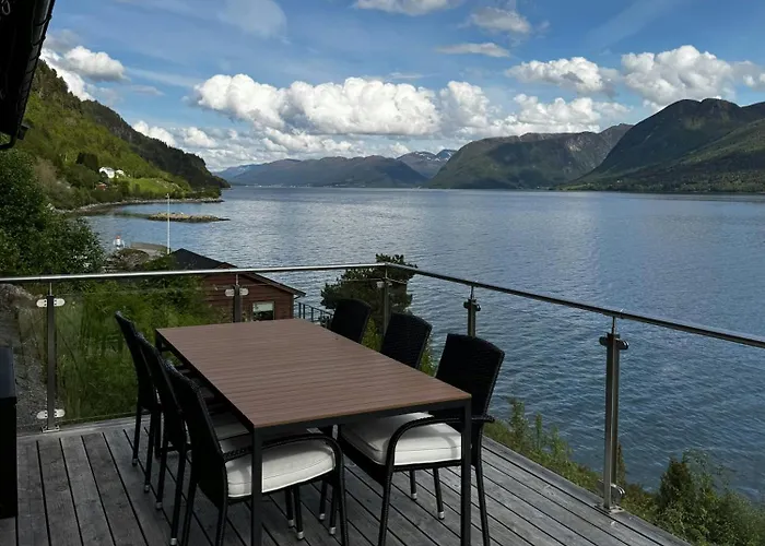 Luxury By The Fjord In Ranvik Vakantiehuis *