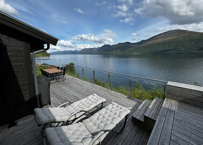 Vakantiehuis Luxury By The Fjord In Ranvik
